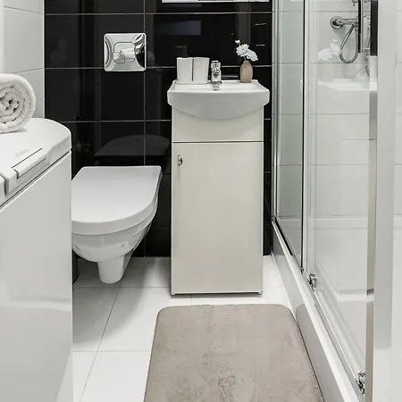 Lejlighed Ploudalmezeau House With Heated Pool Warszawa